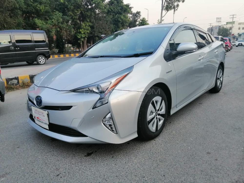 Toyota Prius 2016 for Sale in Lahore Toyota Prius 2016 for Sale in Lahore Image-2