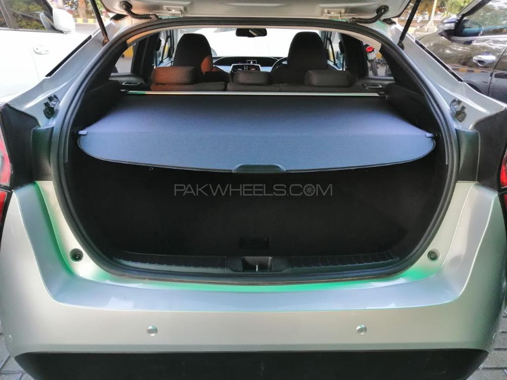 Toyota Prius 2016 for Sale in Lahore Toyota Prius 2016 for Sale in Lahore Image-9