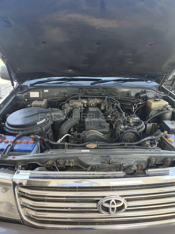 Toyota Land Cruiser 2005 for Sale in Rawalpindi Toyota Land Cruiser 2005 for Sale in Rawalpindi Image-9