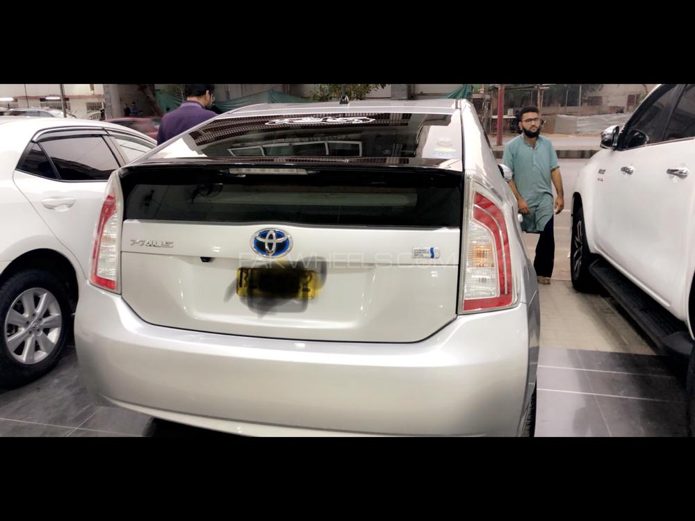 Toyota Prius 2014 for Sale in Karachi Toyota Prius 2014 for Sale in Karachi Image-2