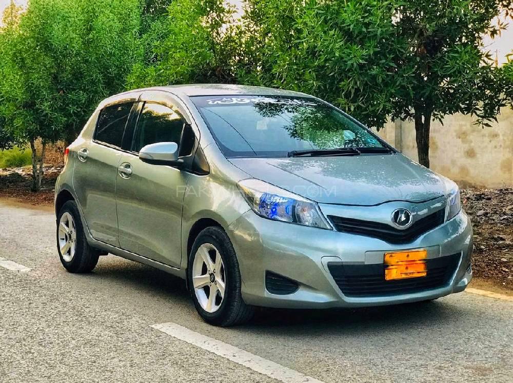 Toyota Vitz 2012 for Sale in Karachi Image-1