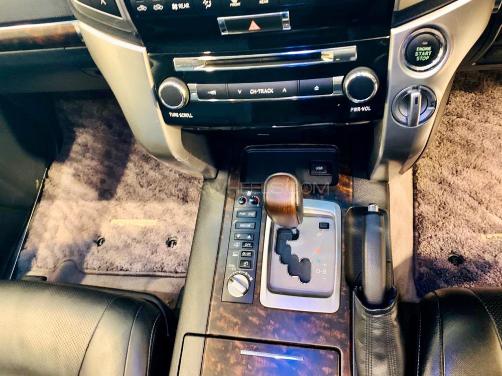 Toyota Land Cruiser 2012 for Sale in Lahore Toyota Land Cruiser 2012 for Sale in Lahore Image-9