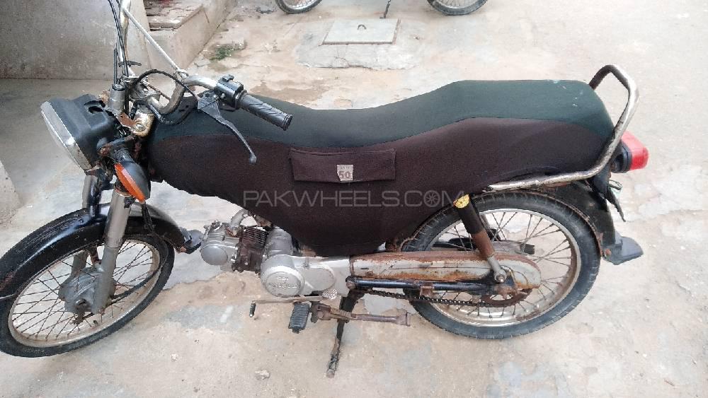 Unique UD 70 2012 for Sale Unique UD 70 2012 for Sale Image-2