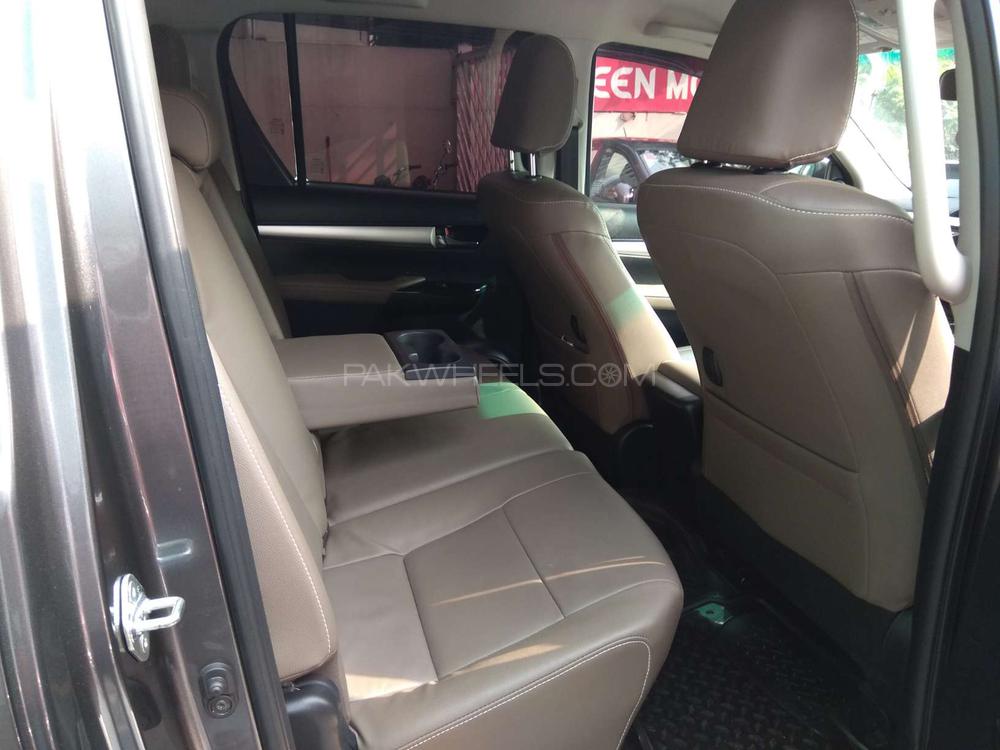 Toyota Hilux 2018 for Sale in Lahore Toyota Hilux 2018 for Sale in Lahore Image-13