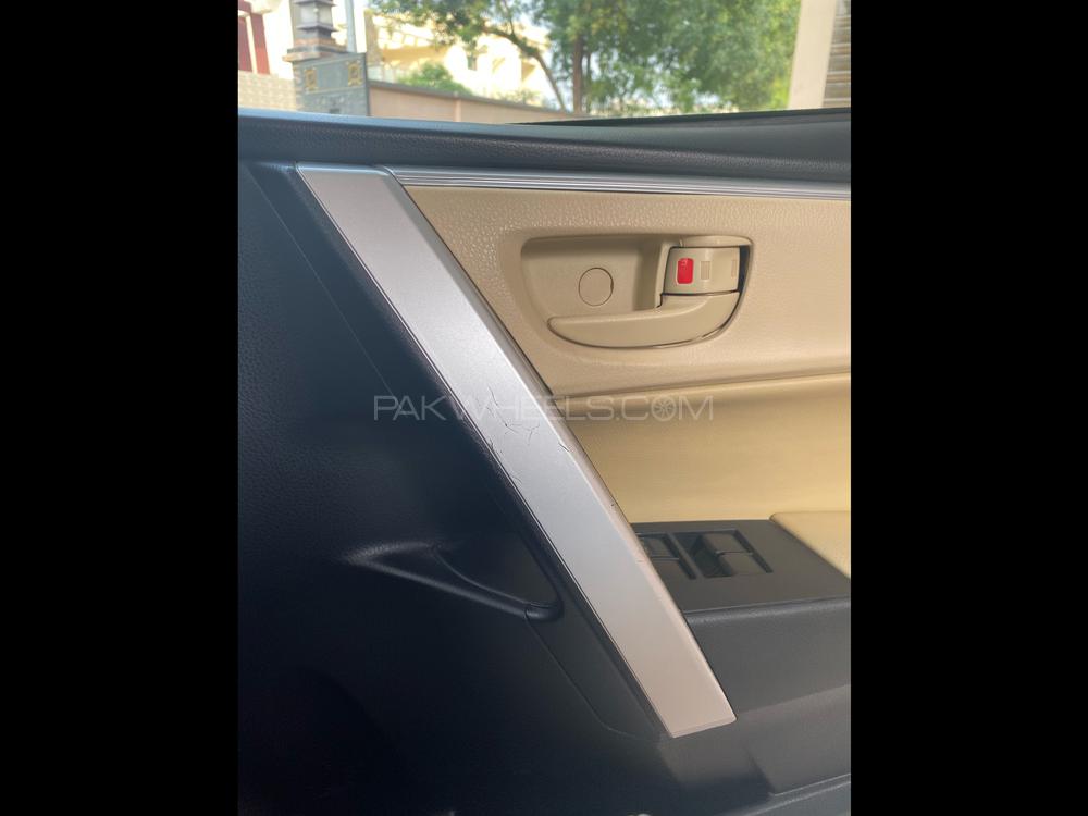 Toyota Corolla 2019 for Sale in Sialkot Toyota Corolla 2019 for Sale in Sialkot Image-10