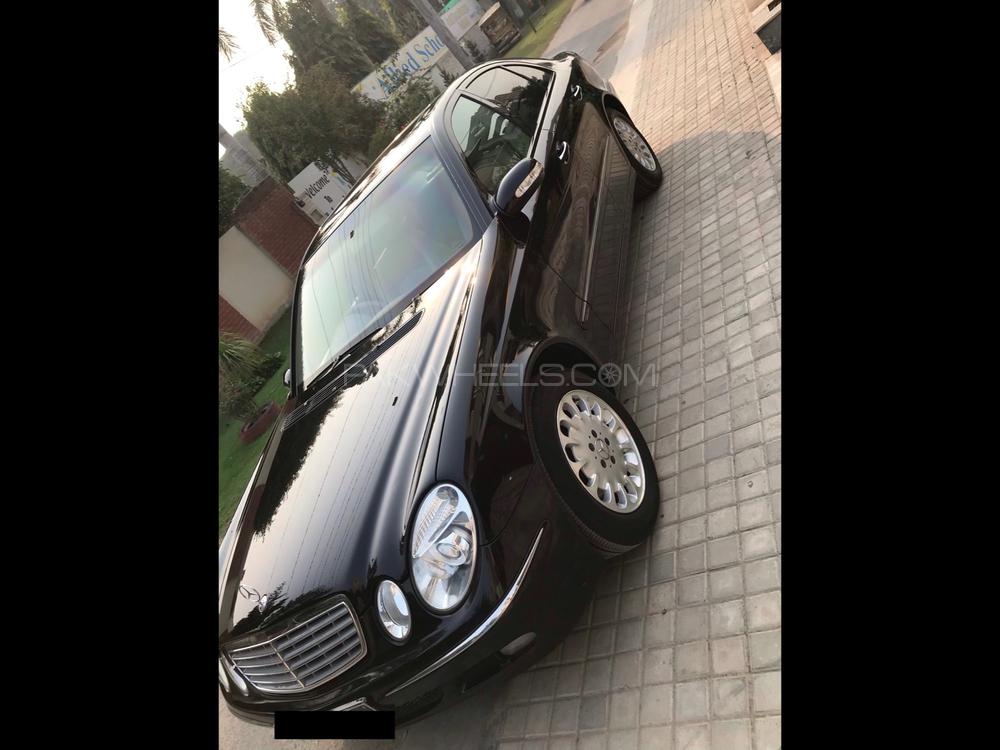 Mercedes Benz E Class 2003 for Sale in Sahiwal Image-1