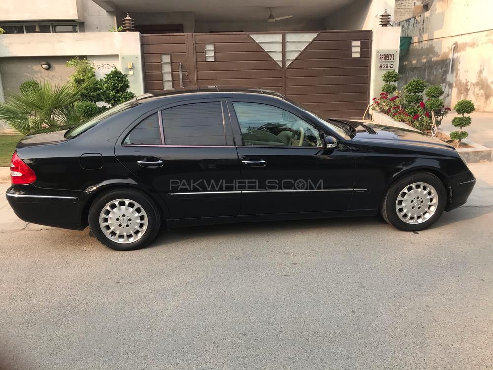 Mercedes Benz E Class 2003 for Sale in Sahiwal Mercedes Benz E Class 2003 for Sale in Sahiwal Image-3