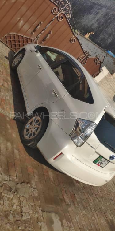 Toyota Prius Alpha 2014 for Sale in Lahore Toyota Prius Alpha 2014 for Sale in Lahore Image-6