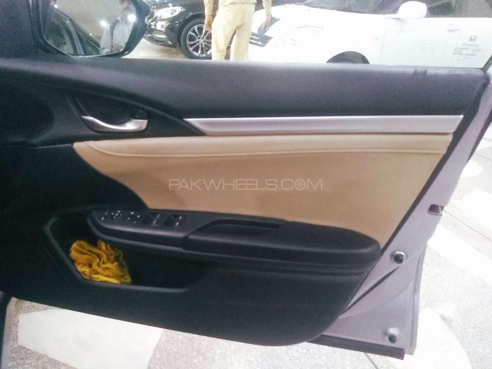 Honda Civic 2018 for Sale in Rawalpindi Honda Civic 2018 for Sale in Rawalpindi Image-8
