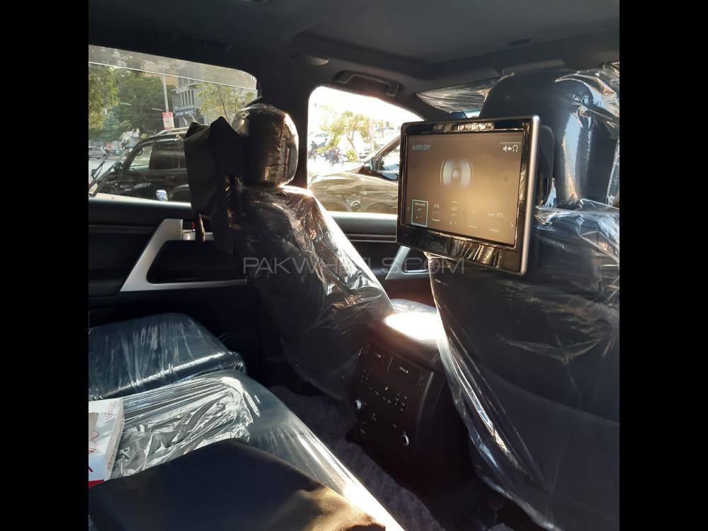 Toyota Land Cruiser 2015 for Sale in Karachi Toyota Land Cruiser 2015 for Sale in Karachi Image-6