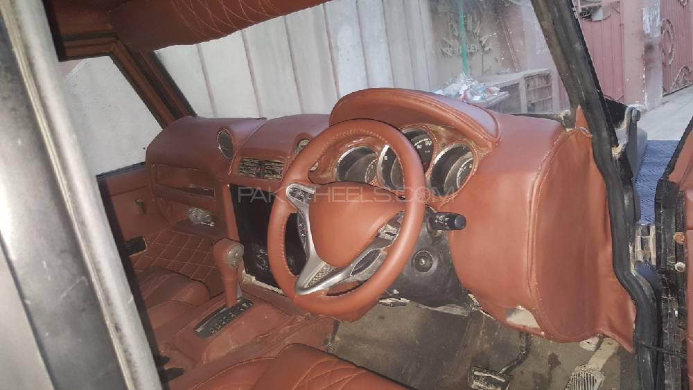 Land Rover Defender 1960 for Sale in Karachi Land Rover Defender 1960 for Sale in Karachi Image-7