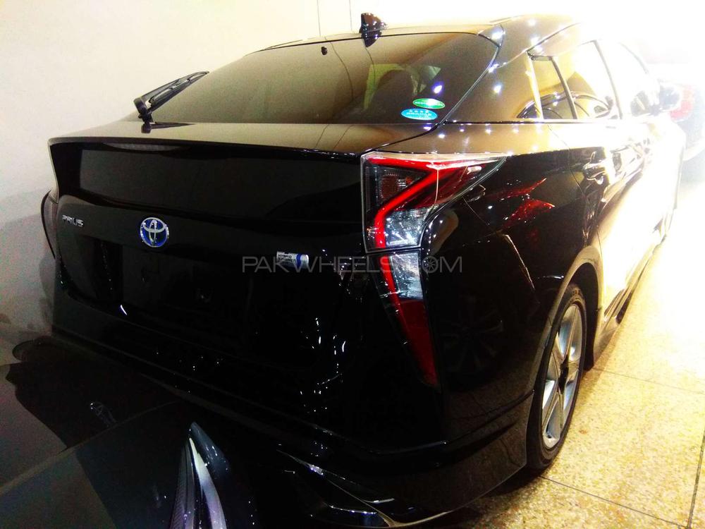 Toyota Prius 2016 for Sale in Lahore Toyota Prius 2016 for Sale in Lahore Image-2