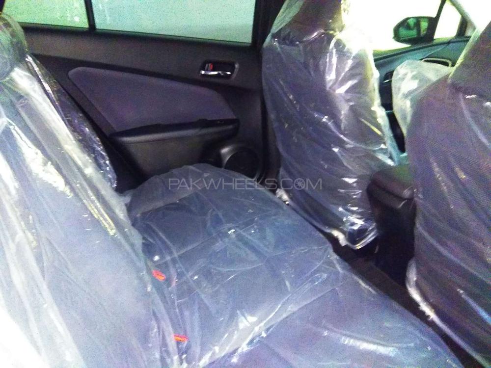 Toyota Prius 2016 for Sale in Lahore Toyota Prius 2016 for Sale in Lahore Image-9