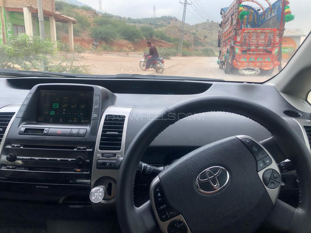 Toyota Prius 2011 for Sale in Peshawar Toyota Prius 2011 for Sale in Peshawar Image-13