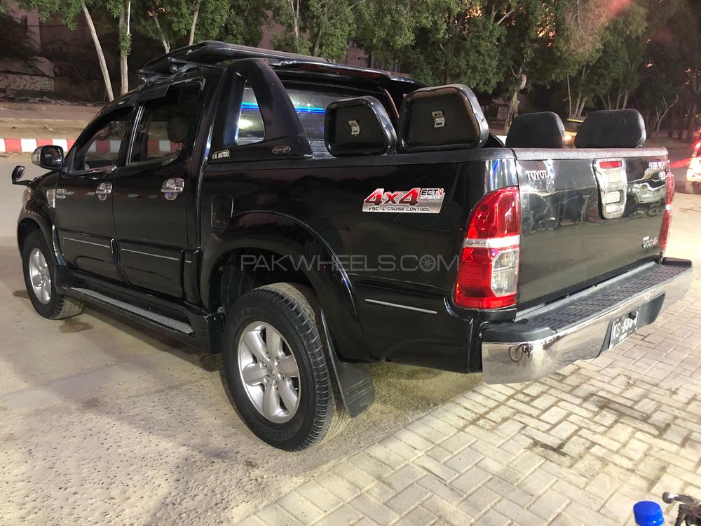 Toyota Hilux 2009 for Sale in Karachi Toyota Hilux 2009 for Sale in Karachi Image-5