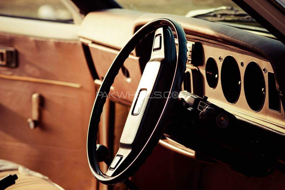 Toyota Corolla - 1977  Toyota Corolla - 1977  Image-2