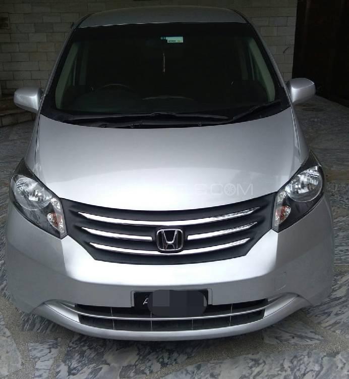Honda Freed 2011 for Sale in Peshawar Image-1