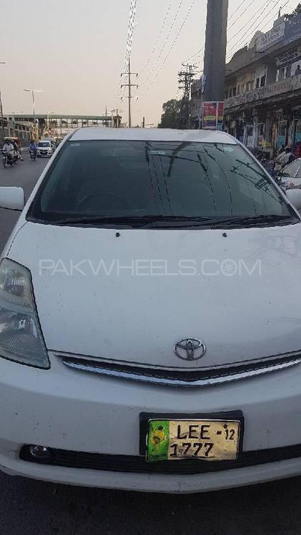 Toyota Prius 2012 for Sale in Lahore Toyota Prius 2012 for Sale in Lahore Image-13