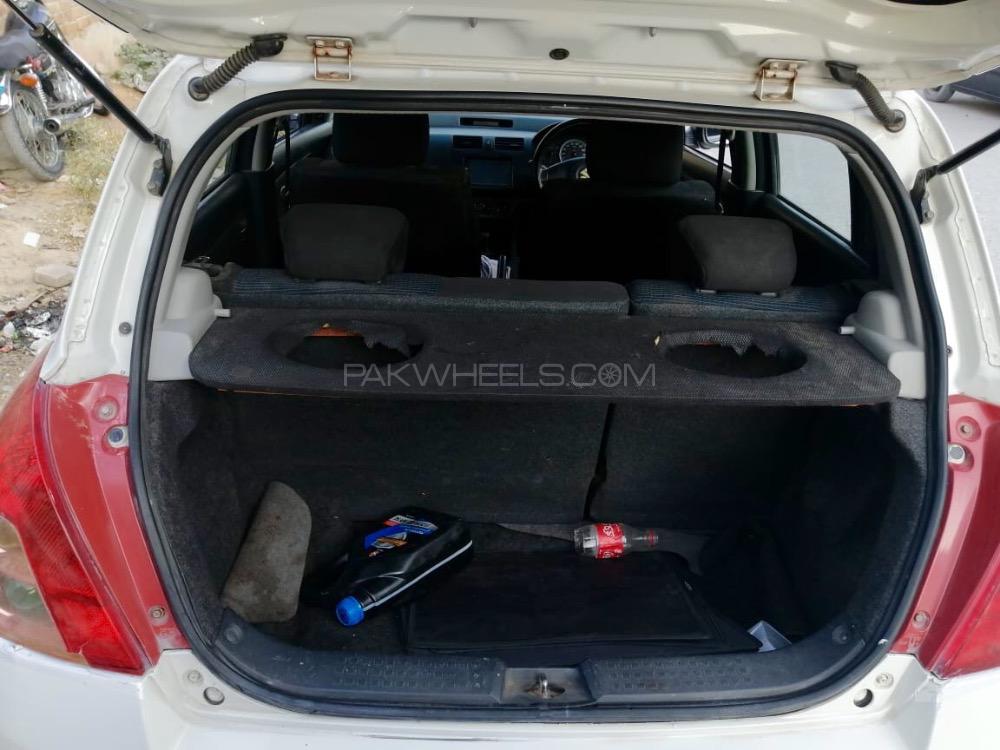 Suzuki Swift 2011 for Sale in Peshawar Suzuki Swift 2011 for Sale in Peshawar Image-2