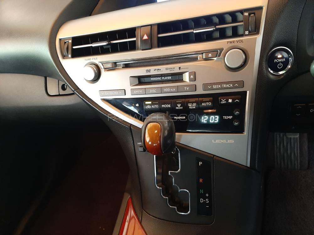 Lexus RX Series 2011 for Sale in Lahore Lexus RX Series 2011 for Sale in Lahore Image-9