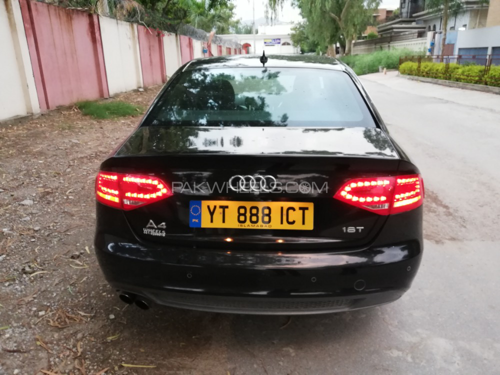 Audi A4 - 2010  Audi A4 - 2010  Image-3