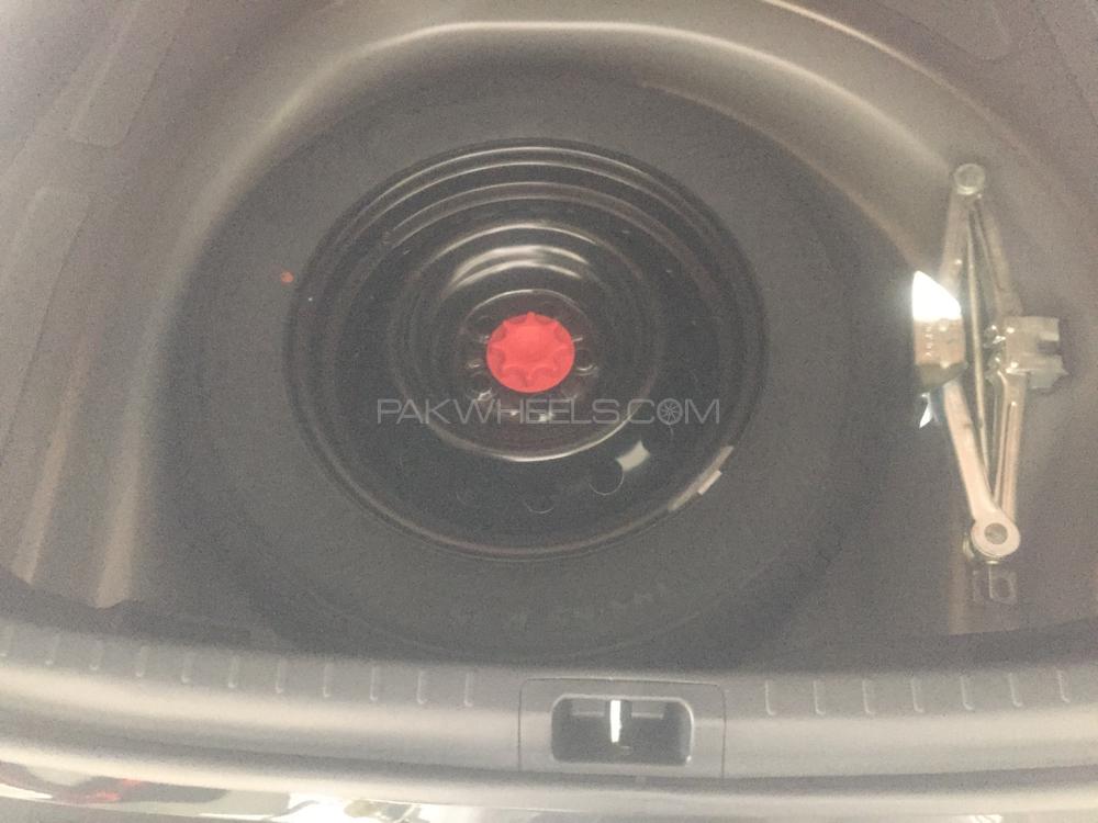 Toyota Corolla 2019 for Sale in Peshawar Toyota Corolla 2019 for Sale in Peshawar Image-10
