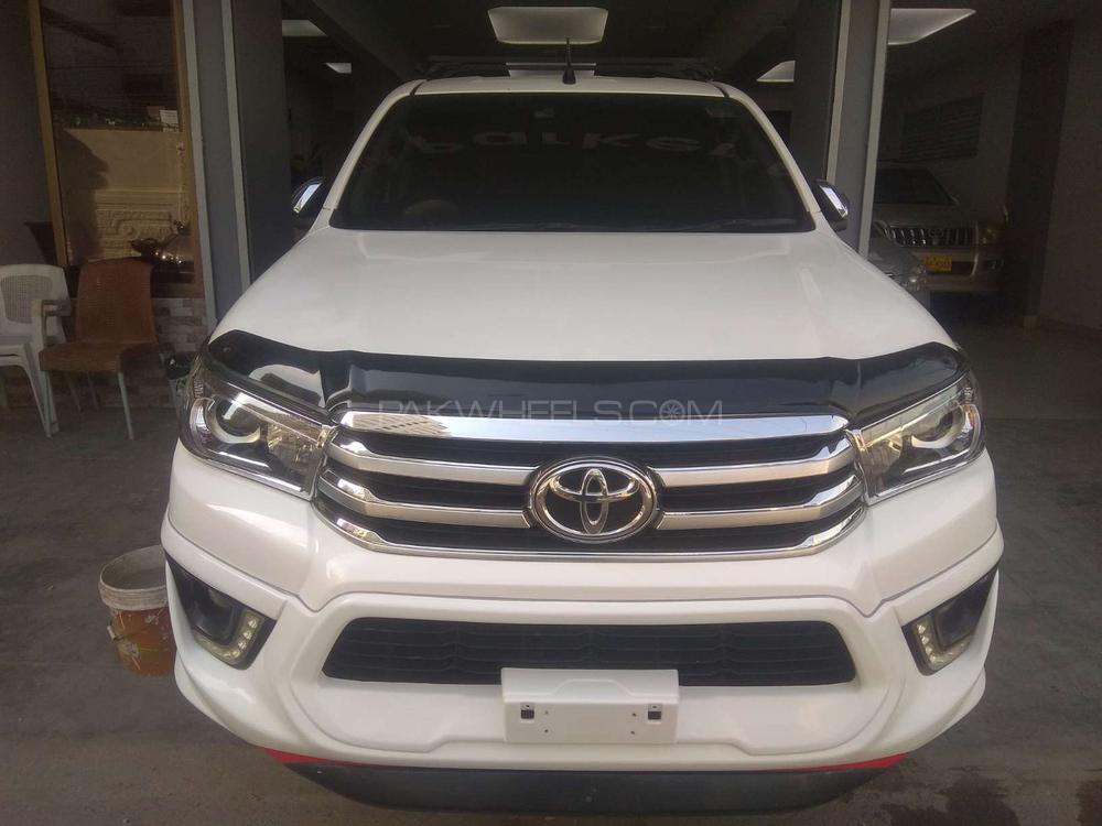 Toyota Hilux 2015 for Sale in Karachi Toyota Hilux 2015 for Sale in Karachi Image-2