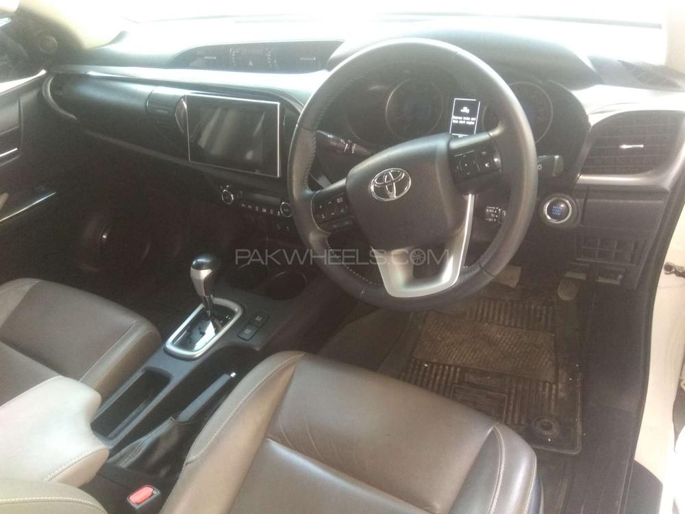 Toyota Hilux 2015 for Sale in Karachi Toyota Hilux 2015 for Sale in Karachi Image-4