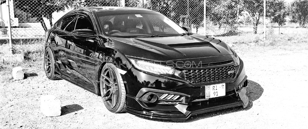 Honda Civic - 2017  Honda Civic - 2017  Image-3