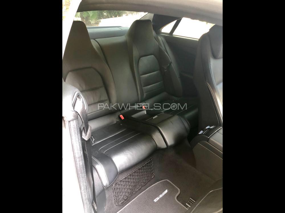 Mercedes Benz E Class Coupe 2012 for Sale in Lahore Mercedes Benz E Class Coupe 2012 for Sale in Lahore Image-8