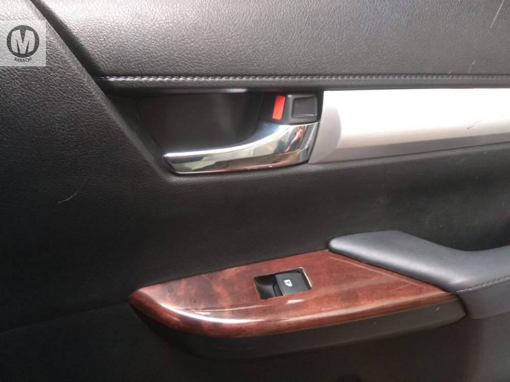 Toyota Hilux 2015 for Sale in Karachi Toyota Hilux 2015 for Sale in Karachi Image-14