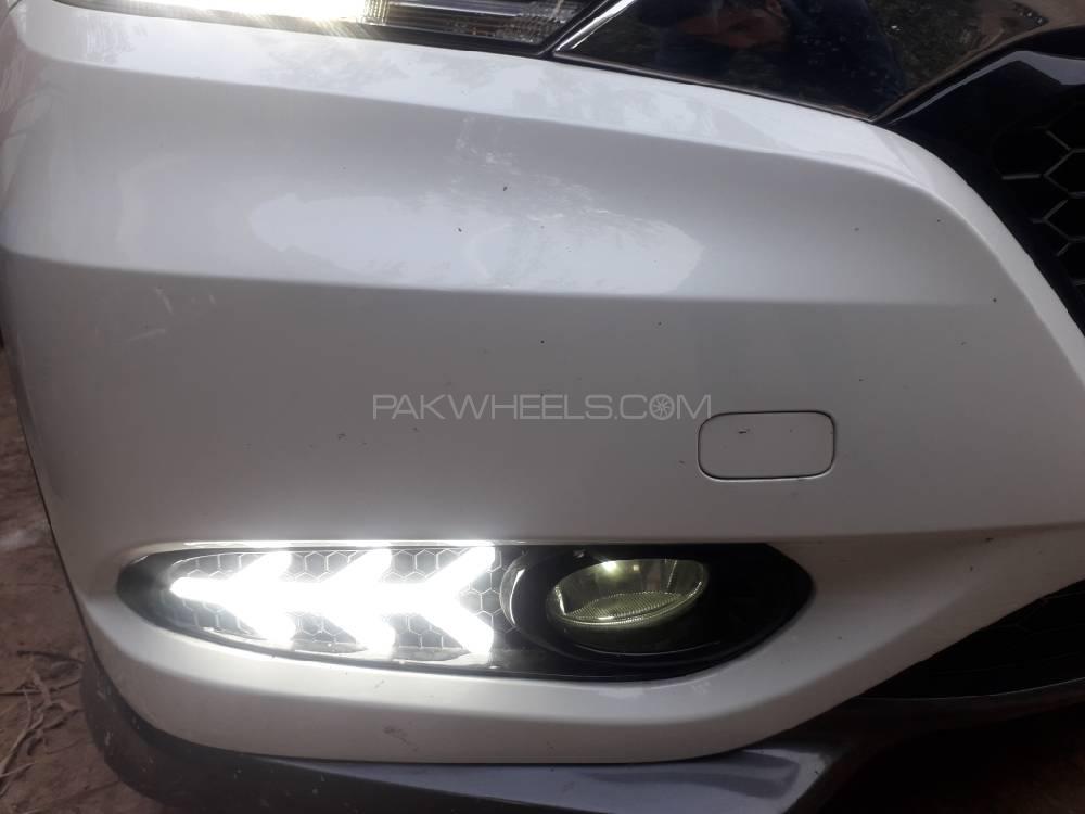 Honda Vezel 2014 for Sale in Peshawar Honda Vezel 2014 for Sale in Peshawar Image-7
