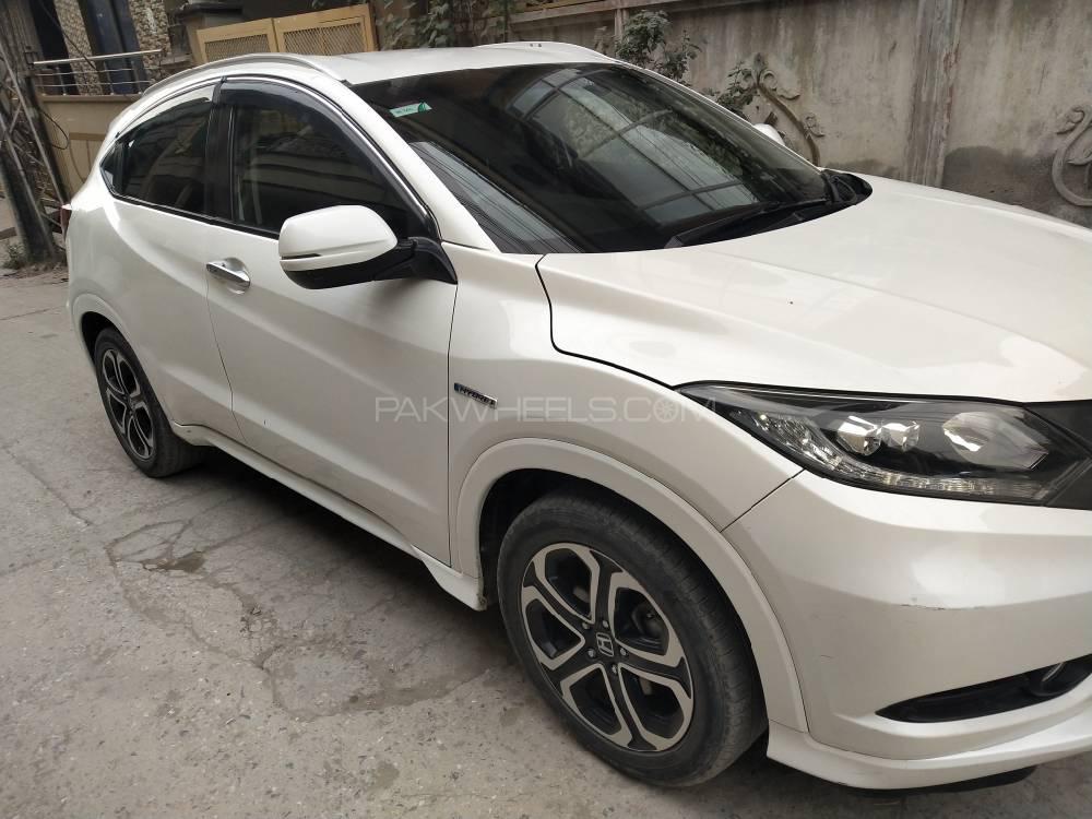 Honda Vezel 2015 for Sale in Rawalpindi Honda Vezel 2015 for Sale in Rawalpindi Image-4
