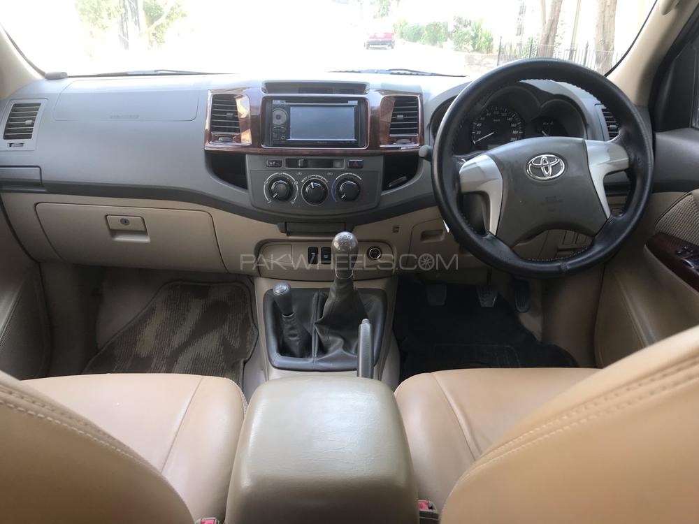 Toyota Hilux 2013 for Sale in Karachi Toyota Hilux 2013 for Sale in Karachi Image-9