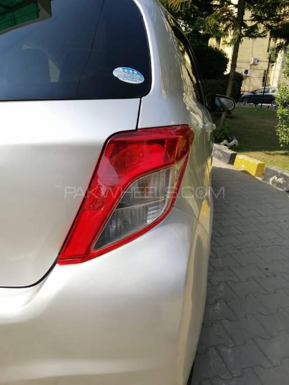 Toyota Vitz 2011 for Sale in Lahore Toyota Vitz 2011 for Sale in Lahore Image-10