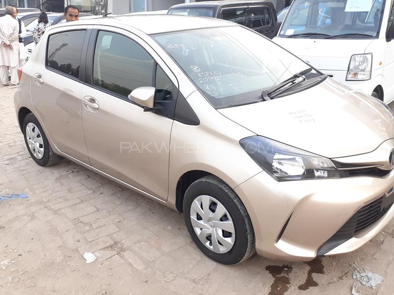 Toyota Vitz 2016 for Sale in Lahore Image-1