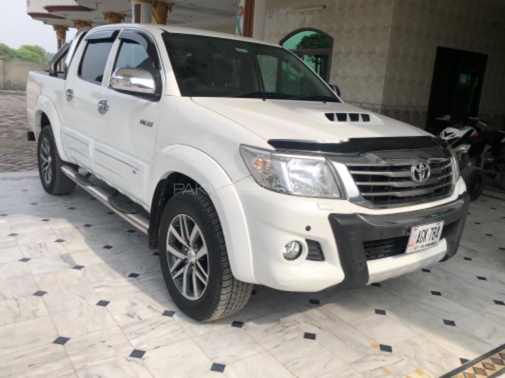 Toyota Hilux 2013 for Sale in Kharian Image-1