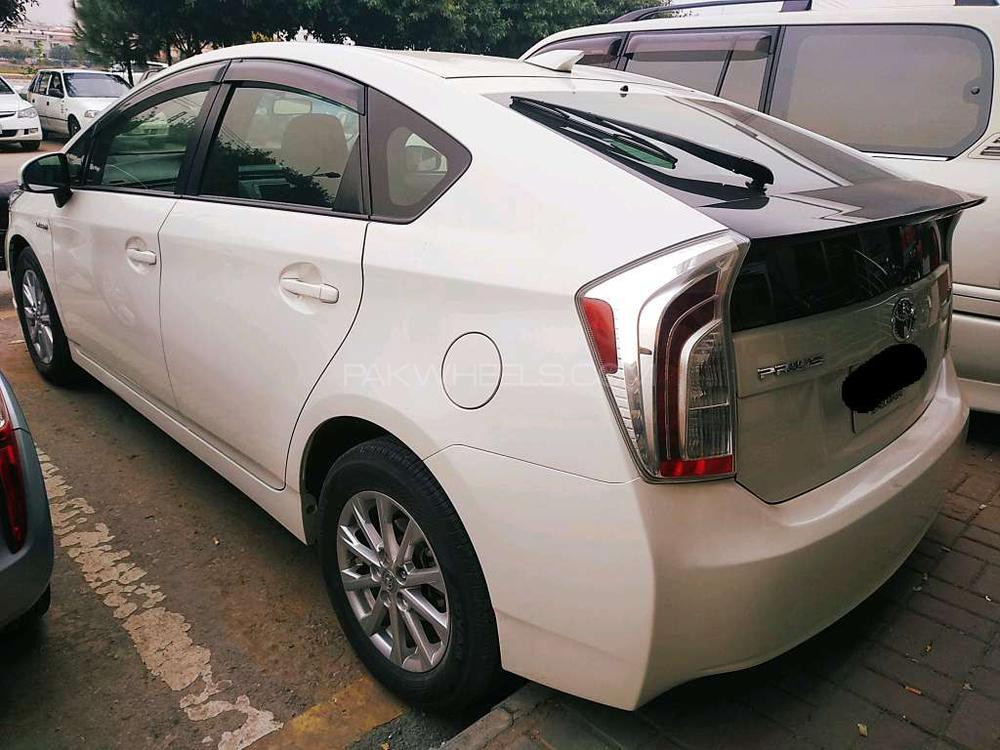 Toyota Prius 2015 for Sale in Rawalpindi Toyota Prius 2015 for Sale in Rawalpindi Image-4