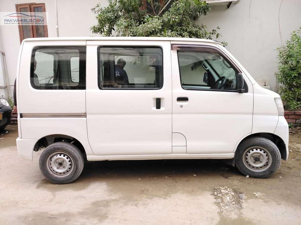 Toyota Pixis Van 2013 for Sale in Karachi Toyota Pixis Van 2013 for Sale in Karachi Image-4