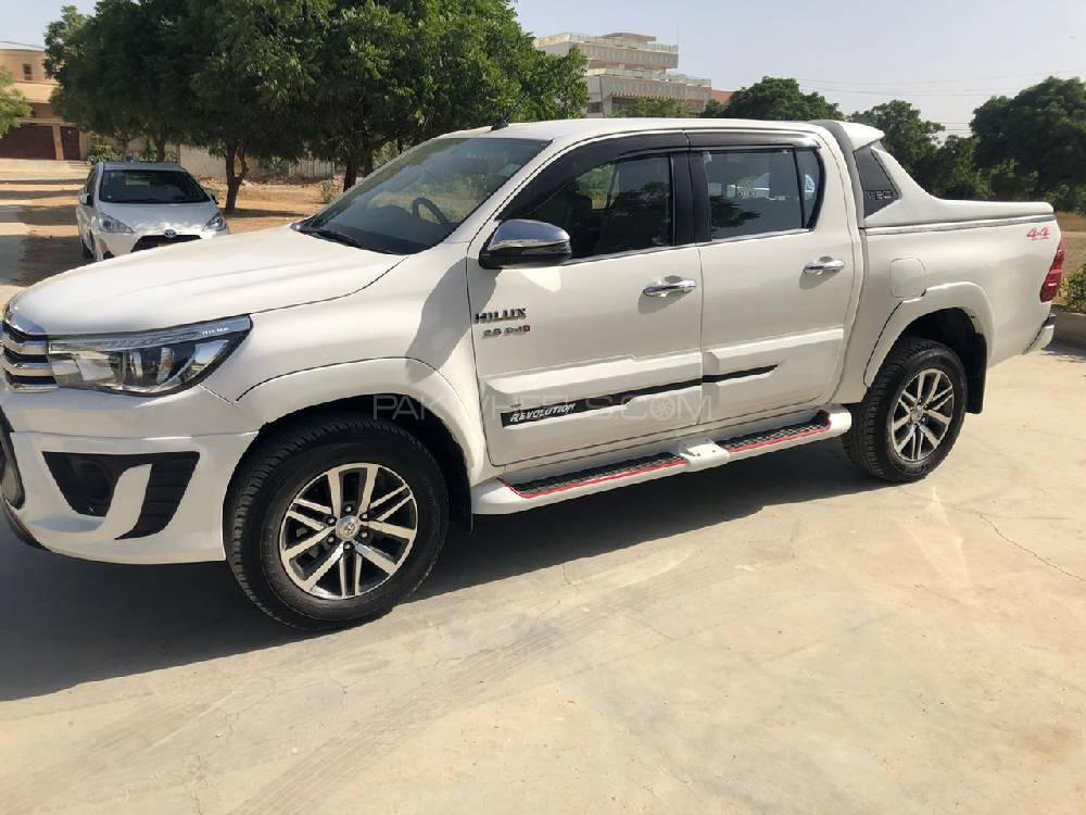 Toyota Hilux 2018 for Sale in Karachi Toyota Hilux 2018 for Sale in Karachi Image-6