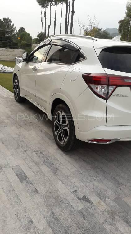 Honda Vezel 2015 for Sale in Peshawar Honda Vezel 2015 for Sale in Peshawar Image-8