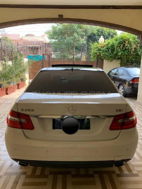 Mercedes Benz E Class 2010 for Sale in Peshawar Mercedes Benz E Class 2010 for Sale in Peshawar Image-12