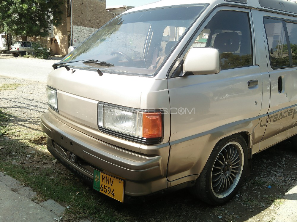 Toyota lite ace 1989