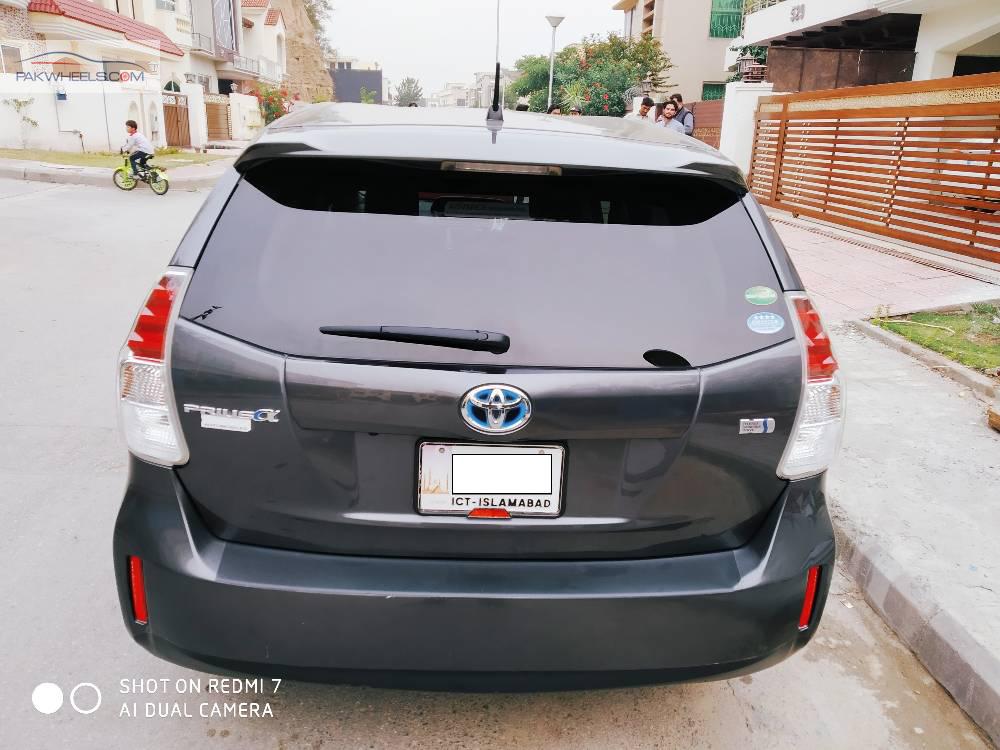 Toyota Prius Alpha 2015 for Sale in Islamabad Toyota Prius Alpha 2015 for Sale in Islamabad Image-9