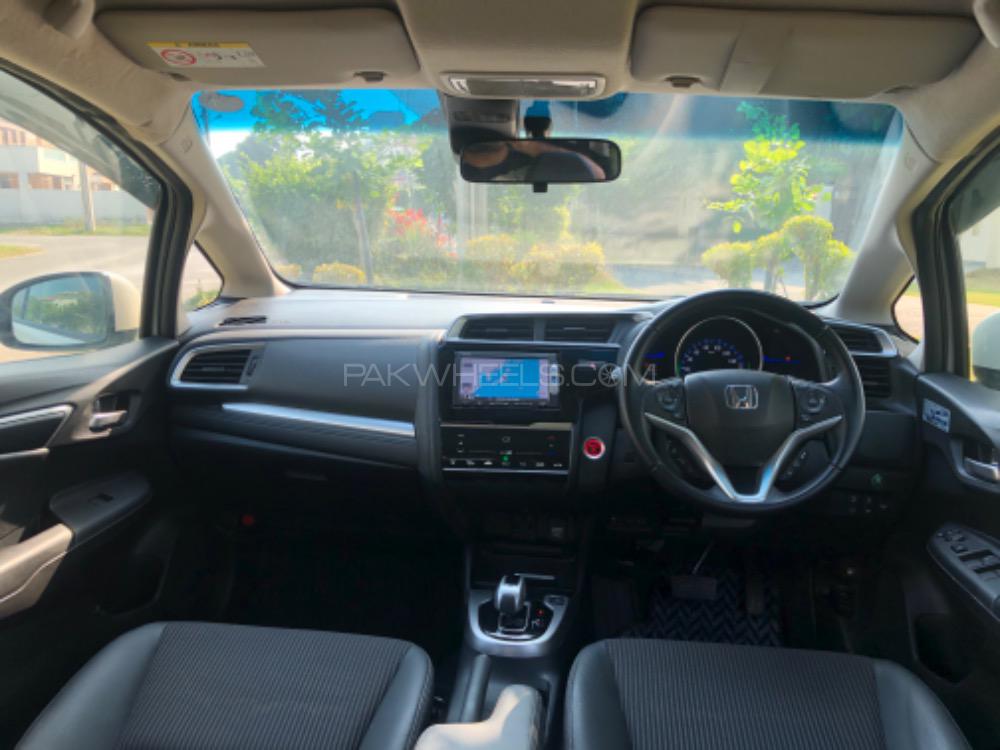Honda Fit 2017 for Sale in Lahore Honda Fit 2017 for Sale in Lahore Image-10