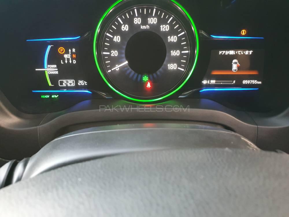 Honda Vezel 2015 for Sale in Peshawar Honda Vezel 2015 for Sale in Peshawar Image-11