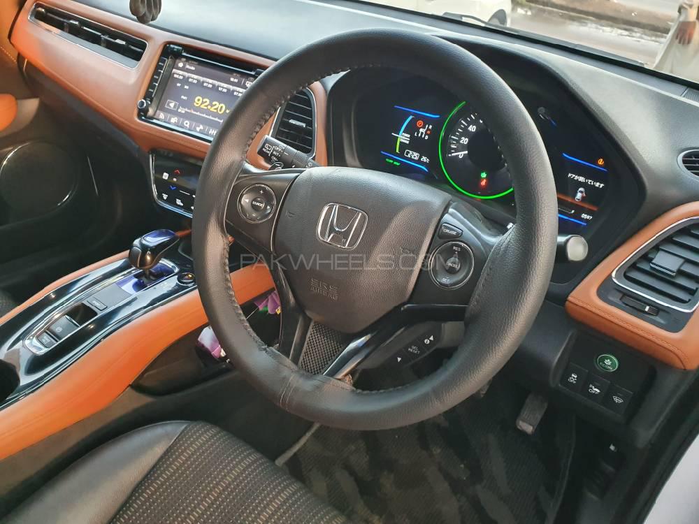 Honda Vezel 2015 for Sale in Peshawar Honda Vezel 2015 for Sale in Peshawar Image-10