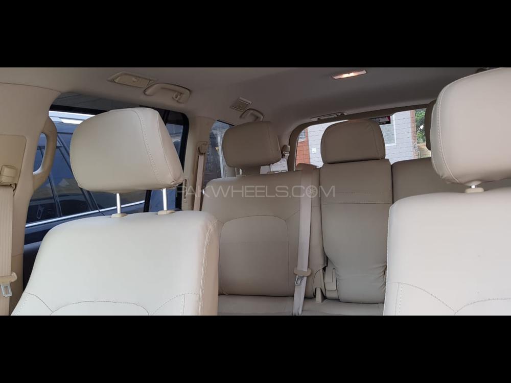 Toyota Land Cruiser 2017 for Sale in Karachi Toyota Land Cruiser 2017 for Sale in Karachi Image-8