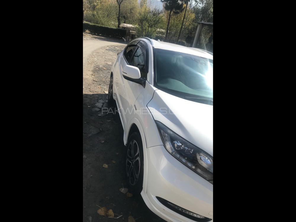 Honda Vezel 2015 for Sale in Abbottabad Honda Vezel 2015 for Sale in Abbottabad Image-2