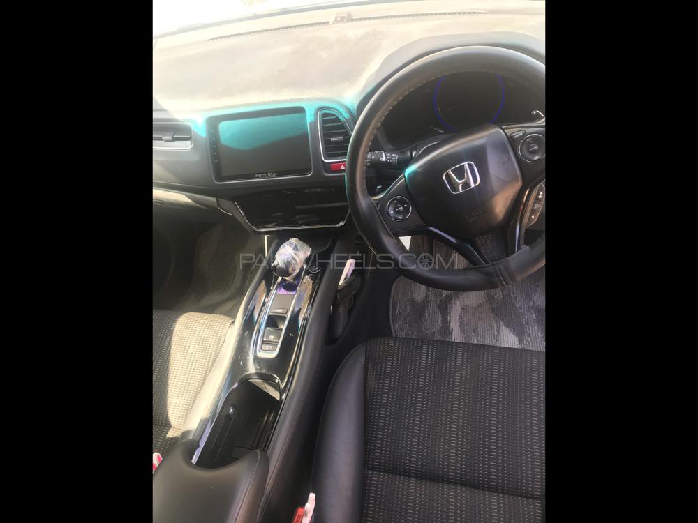 Honda Vezel 2015 for Sale in Abbottabad Honda Vezel 2015 for Sale in Abbottabad Image-12